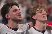 Declan Rice nháy mắt gây sốt mạng xã hội Trung Quốc sau trận thắng CHDC Congo