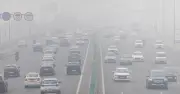 Delhi cấm đăng ký mới xe xăng từ 2027, hướng tới 30% xe điện vào 2030