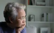 Dồn hết tiền cho con mua nhà, ngã bệnh mới nhận ra sai lầm tuổi già