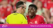 Dàn sao Thụy Sĩ phẫn nộ vì thẻ đỏ Embolo ở tứ kết World Cup 2026