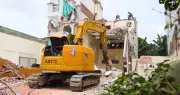 Dân tự tháo dỡ nhà mặt tiền quốc lộ 22 để giải tỏa mở rộng đường