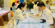 Dòng tiền nghìn tỷ bất ngờ đổ vào PNJ sau cú sốc kim cương