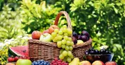 Dâu tây, nho, táo: 3 loại quả nhiều dư lượng thuốc bảo vệ thực vật nhất