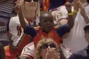 Em trai 4 tuổi của Lamine Yamal trở thành ngôi sao World Cup nhờ khoảnh khắc ăn mừng