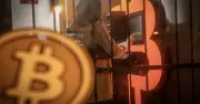 Giá Bitcoin hôm nay 16.7.2026: BTC vọt lên trên 65.000 USD