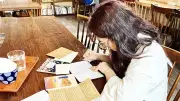 Giá trị kết nối từ những lá thư viết tay trong thời đại số