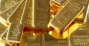 Giá vàng thế giới giảm mạnh nhất 13 năm, áp lực bán gia tăng
