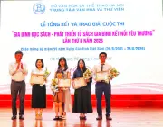 Gia đình đọc sách: Kết nối yêu thương qua tủ sách gia đình