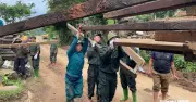 Gần 100 chiến sĩ CSCĐ giúp dân Sơn La khắc phục hậu quả thiên tai