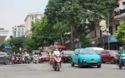 Hà Nội hỗ trợ người dân, doanh nghiệp chuyển đổi phương tiện xanh