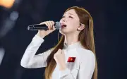Hòa Minzy tri ân anh hùng liệt sĩ với ca khúc 'Nỗi đau giữa hòa bình'