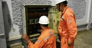Hóa đơn tiền điện tăng mạnh: Ngành điện nói do nắng nóng và học sinh nghỉ hè