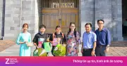 Hai mẹ con đi bộ 750 km từ Hà Nội đến Huế sau 54 ngày