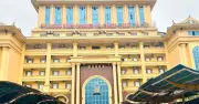Hai sinh viên Y khoa vạ miệng livestream: Trường họp kỷ luật, cộng đồng mạng tấn công fanpage