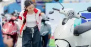 Học sinh ồ ạt mua xe máy điện mùa hè 2026, doanh số tăng kỷ lục