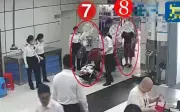 Hải quan Trung Quốc bắt 8 nữ hành khách buôn lậu 53 con rùa sống