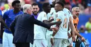 HLV Deschamps lập kỷ lục, Mbappe và Dembele tái hiện kỳ tích Brazil