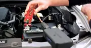 Hướng dẫn chi tiết cách kích bình ắc quy ô tô an toàn và hiệu quả