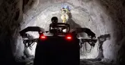 Hàng nghìn kỹ sư, công nhân xẻ núi xây nhà máy thủy điện 21.100 tỷ đồng