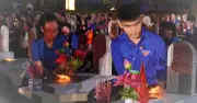 Hàng vạn ngọn nến tri ân thắp sáng 157 nghĩa trang liệt sĩ Quảng Trị