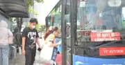 Hành khách TP.HCM bất ngờ vì bị mời xuống xe buýt vì mang sầu riêng, mít