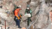 Huân chương Anh hùng Venezuela cho lực lượng cứu hộ Việt Nam