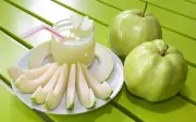 Ổi chứa vitamin C gấp 4 lần chanh: Sự thật bất ngờ về trái cây giàu dinh dưỡng