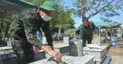 Đội nắng như đổ lửa, bộ đội miệt mài lấy mẫu ADN xác định danh tính liệt sĩ