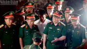 Đại tướng Nguyễn Trọng Nghĩa kiểm tra tìm kiếm hài cốt liệt sĩ tại công viên Lê Thị Riêng