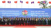 Đại tướng Phan Văn Giang đón Bộ trưởng Quốc phòng Lào tại Cửa khẩu Thanh Thủy