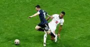 Ibrahimovic: Người Anh thấy 'bàn tay Chúa', giờ chứng kiến 'bàn chân trái của Chúa'