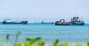 Iran chặn tàu dân sự, cảnh báo trả đũa toàn diện vào Mỹ