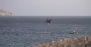 Iran tuyên bố eo biển Hormuz là 'lằn ranh đỏ', tấn công căn cứ Mỹ