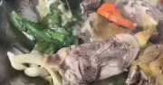 Đắk Lắk tạm đình chỉ cơ sở nấu tiệc có gà nghi dòi, xử phạt vi phạm