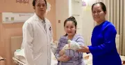 Kỳ tích sinh mổ lần 5 tại TP.HCM: Mẹ ôm con trong nước mắt hạnh phúc