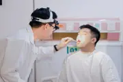 Khó nuốt, đau họng kéo dài, nam thanh niên phát hiện khối u dưới lưỡi