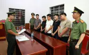Khởi tố thêm 5 tài xế trong đường dây tổ chức cho người nước ngoài ở lại Việt Nam trái phép tại Lào Cai