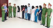 Khám xét khẩn cấp Phòng khám Y học Nghệ An, 10 người bị tạm giữ