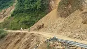 Khẩn trương khắc phục sạt lở Quốc lộ 6 tại Phú Thọ, nguy cơ cô lập thôn Mường Tuổng
