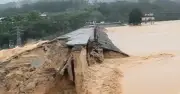 Lũ lụt, vỡ đập, lở đất tại Trung Quốc làm nhiều người chết và mất tích