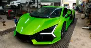Lamborghini tự chế từ bùn và xe Nissan cũ của nhóm YouTuber Việt lên báo ngoại
