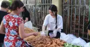 Lan tỏa yêu thương từ những bữa cơm nghĩa tình của sinh viên UEF