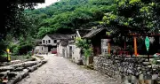 Làng 600 năm dưới đáy hồ sụt sở hữu hệ thống thoát nước độc nhất vô nhị