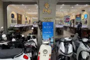 Lo ngại 28.000 kim cương lậu, khách đổ xô bán lại