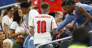 Mẹ Bellingham giúp con trai thoát án phạt, đảm bảo suất đá bán kết World Cup
