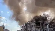Mỹ không kích Iran đêm thứ ba liên tiếp, Tổng thống Trump vẫn kêu gọi đàm phán