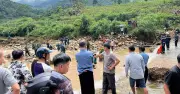 Mưa lũ cuốn trôi vợ chồng qua đập tràn ở Lai Châu, người chồng tử vong