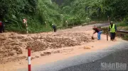 Mưa lớn kèm lốc sét tại Tây Nguyên và Nam Bộ ngày 14/7