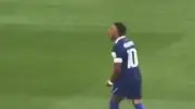 Mbappe bị thủ môn Paraguay ném bóng vào người sau trận đấu