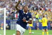 Mbappe cân bằng kỷ lục Messi, Pháp tạo lịch sử World Cup